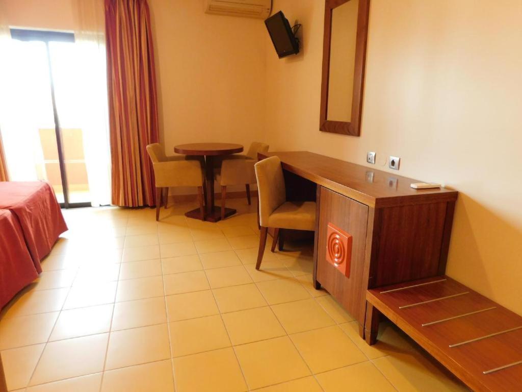 Hotel Praia Sol Quarteira Luaran gambar